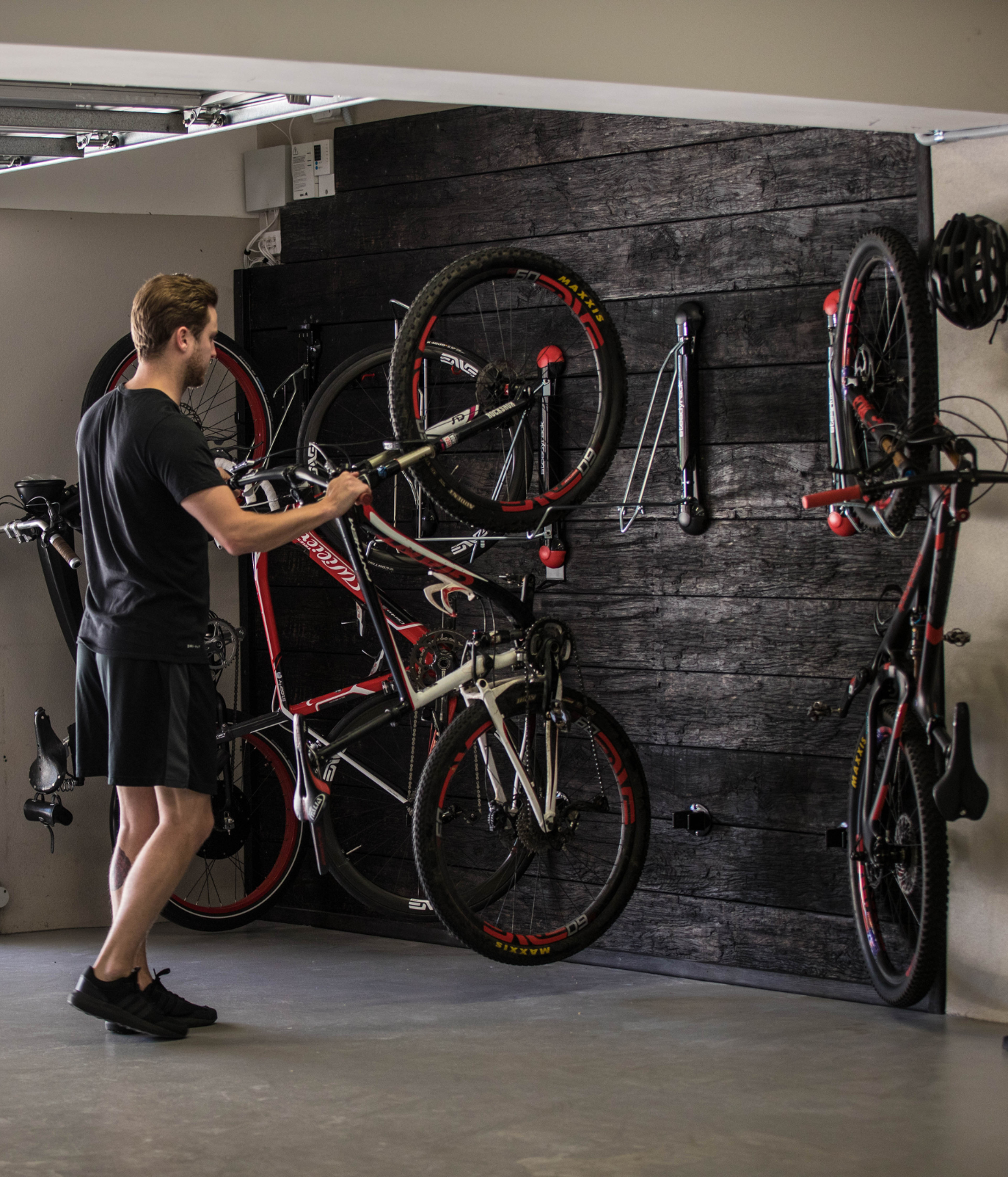 Wall Mount Best Bike Rack For Ebikes Classic MTB Rack Vertical